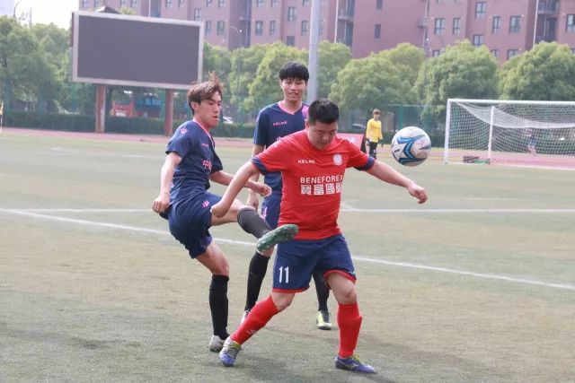 巴萨球迷要求皮克和布斯克茨滚蛋 媒体也声讨他们